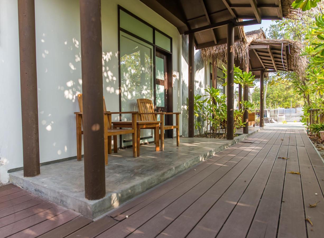 Premier Beach Gulhi Bagian luar foto
