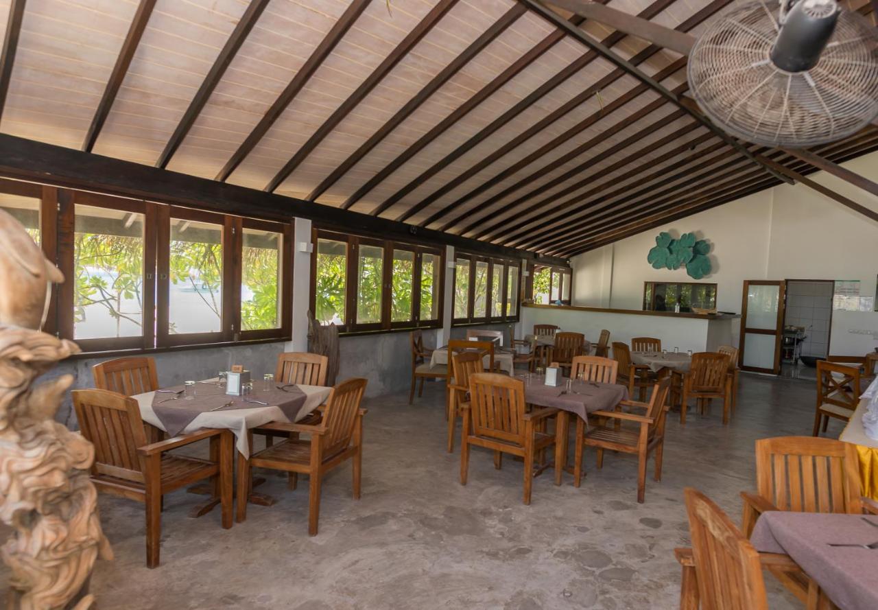 Premier Beach Gulhi Bagian luar foto