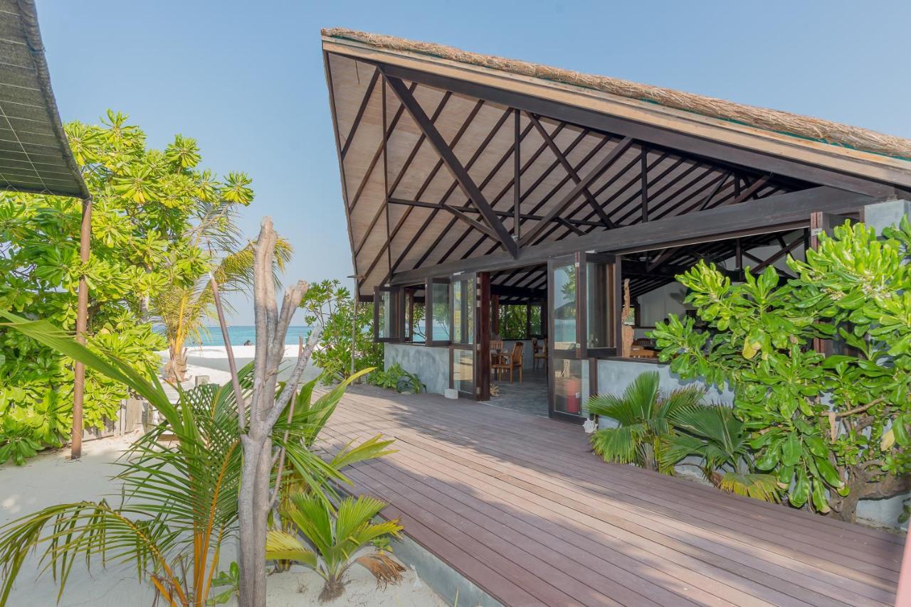 Premier Beach Gulhi Bagian luar foto