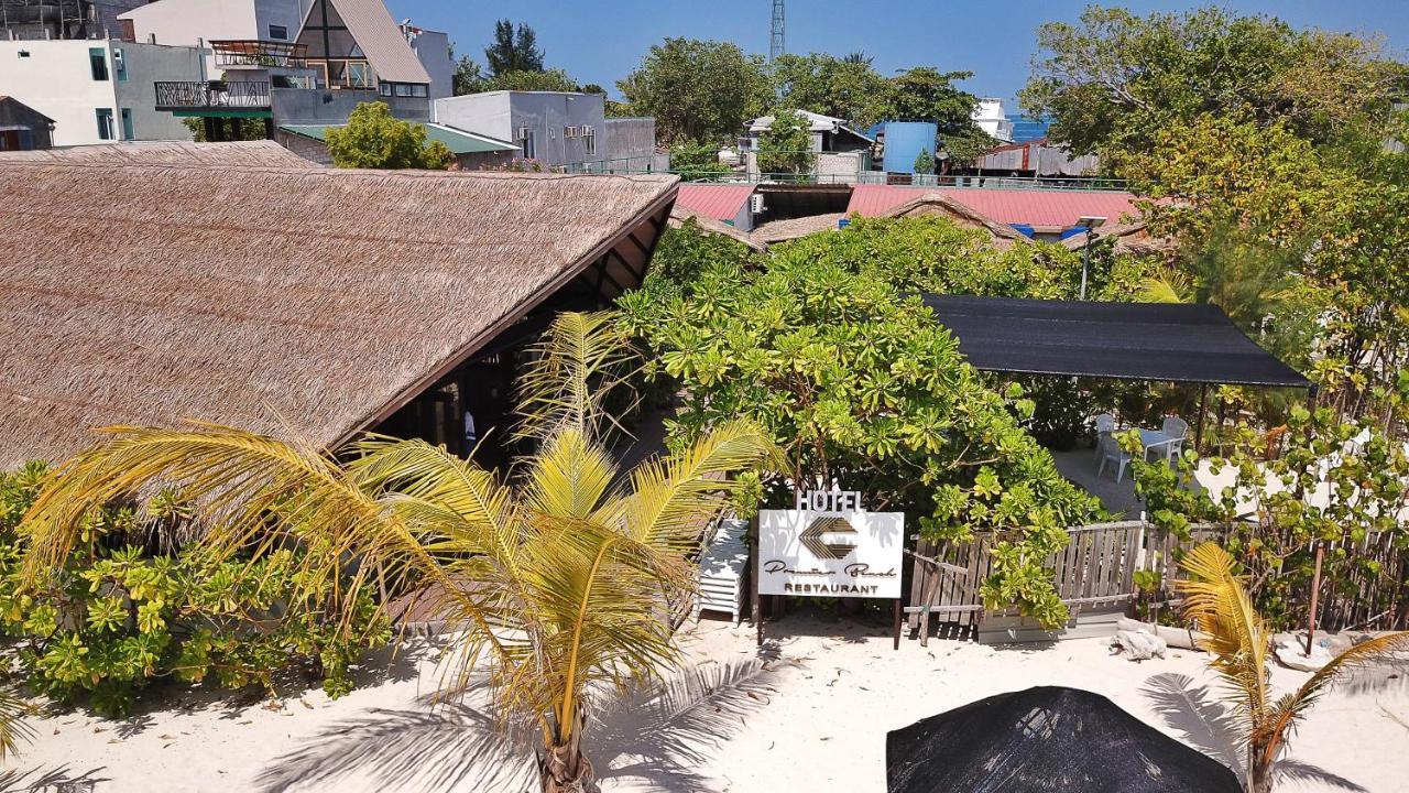 Premier Beach Gulhi Bagian luar foto